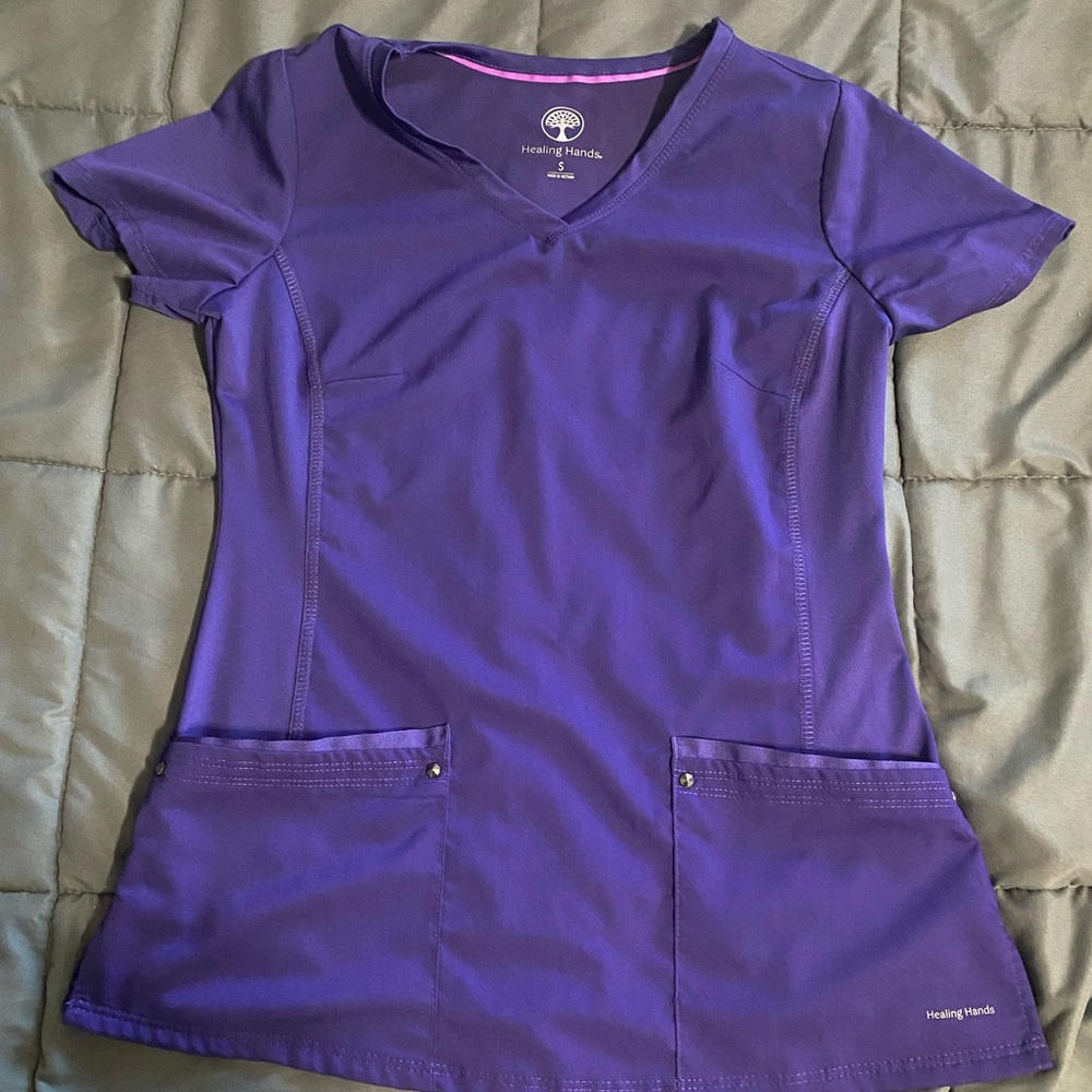 Scrub top (part of set listed)